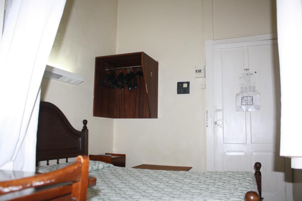 Pensao Residencial Estrela Do Mondego Hotel Lisbon Room photo